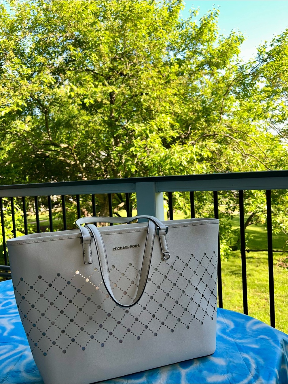 Michael Kors White Perforated Diamond-Pattern Tote - Picture 8 of 14